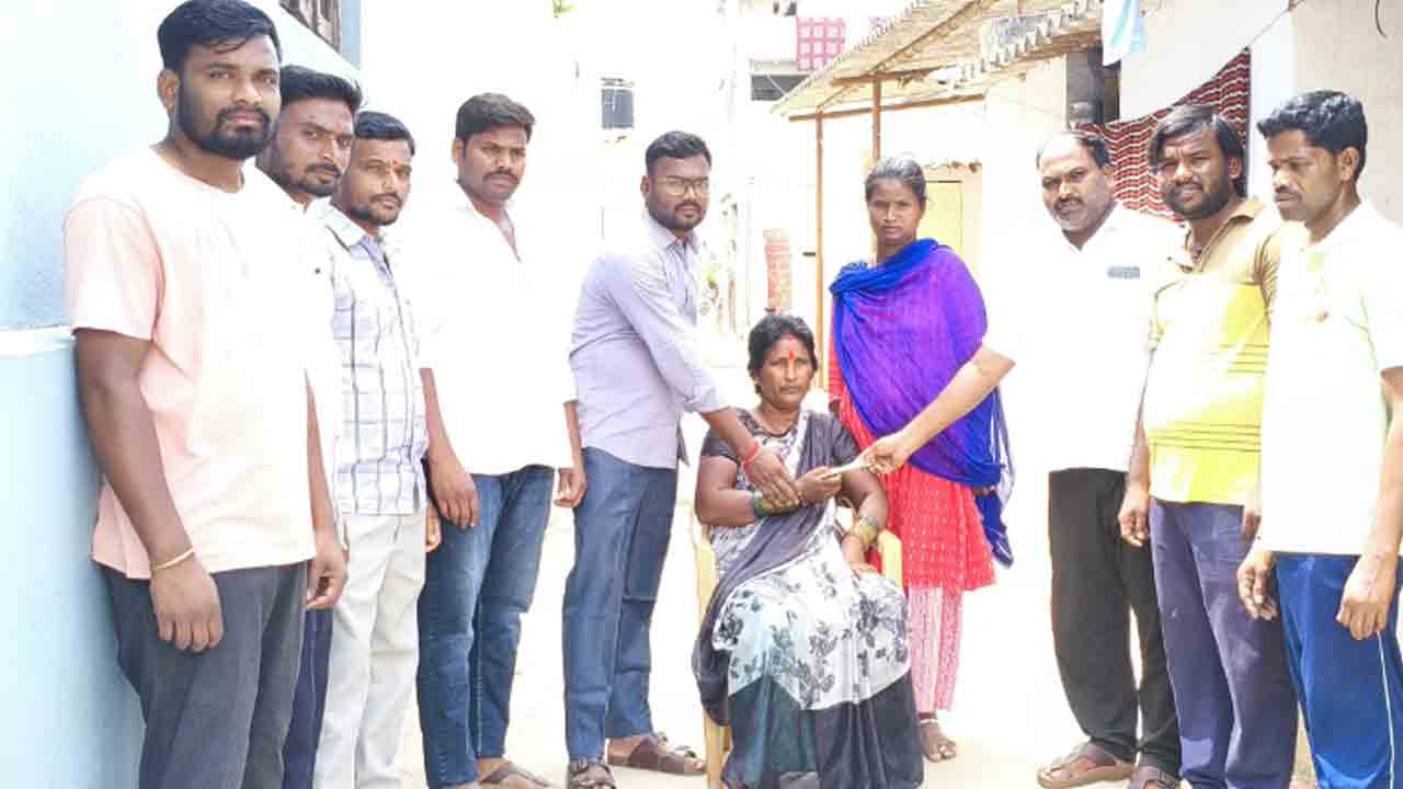 BRS | ఆపదలో ఉన్న ప్రతి ఒక్కరికి పార్టీ అండగా ఉంటుంది : బీఆర్‌ఎస్ నాయకులు