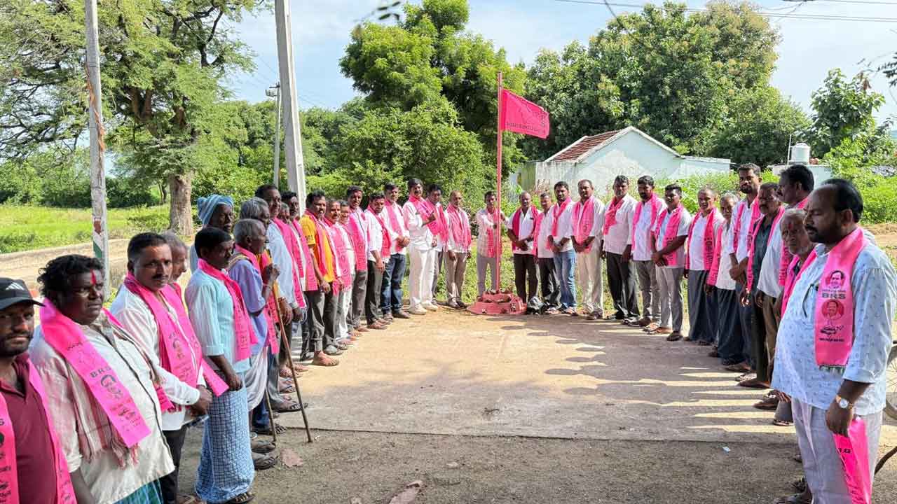 BRS | ఎన్నికల్లో గెలుపు కోసం పార్టీ శ్రేణులు సైనికుల్లా పని చేయాలి  : లోక మల్లారెడ్డి