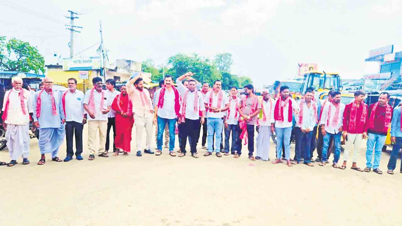 కడుపుమండి రోడ్డెక్కి.. సిరికొండ, ఇచ్చోడ మండలాల్లో రాస్తారోకో
