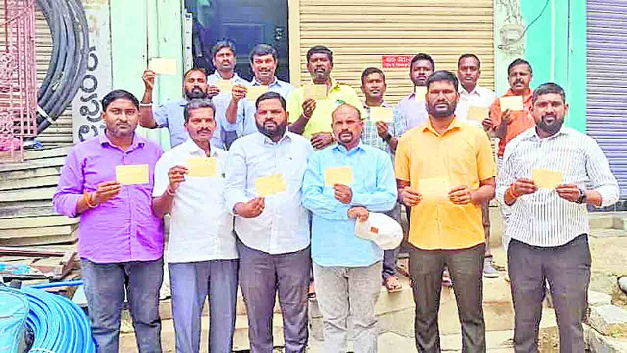 కడియం రాజీనామా చేయాల్సిందే..