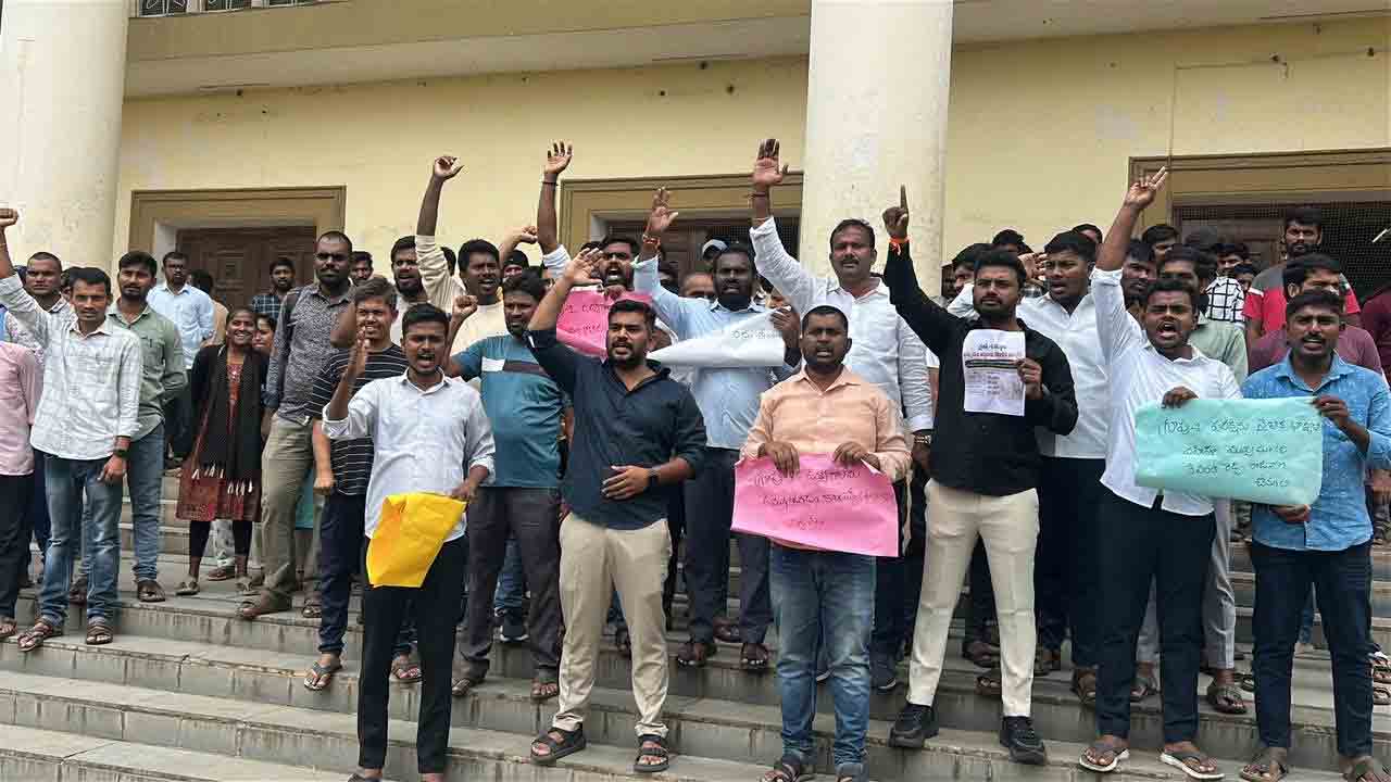 BRSV | గ్రూప్‌-1 పరీక్ష నిర్వహణలో విఫలం.. రేవంత్‌, టీజీపీఎస్సీ చైర్మన్‌ పదవి నుంచి తప్పుకోవాలి: బీఆర్‌ఎస్వీ