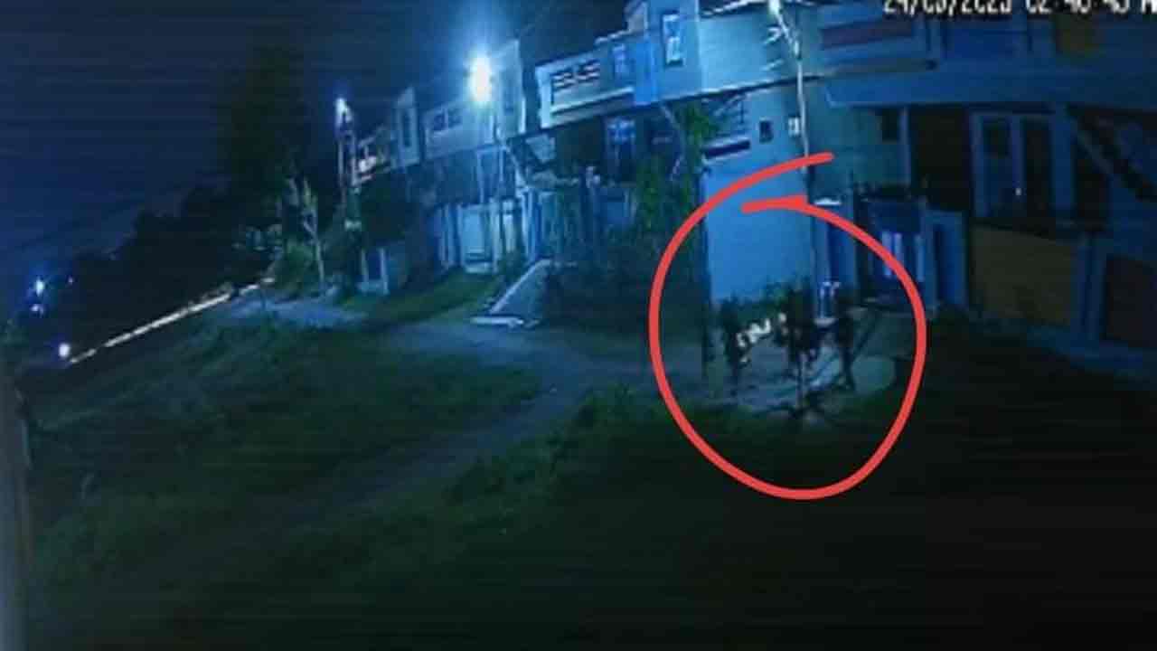 Cheddi Gang | మంచిర్యాలలో చెడ్డి గ్యాంగ్ హల్‌చ‌ల్‌.. ప‌లు నివాసాల్లో చోరీ.. వీడియో