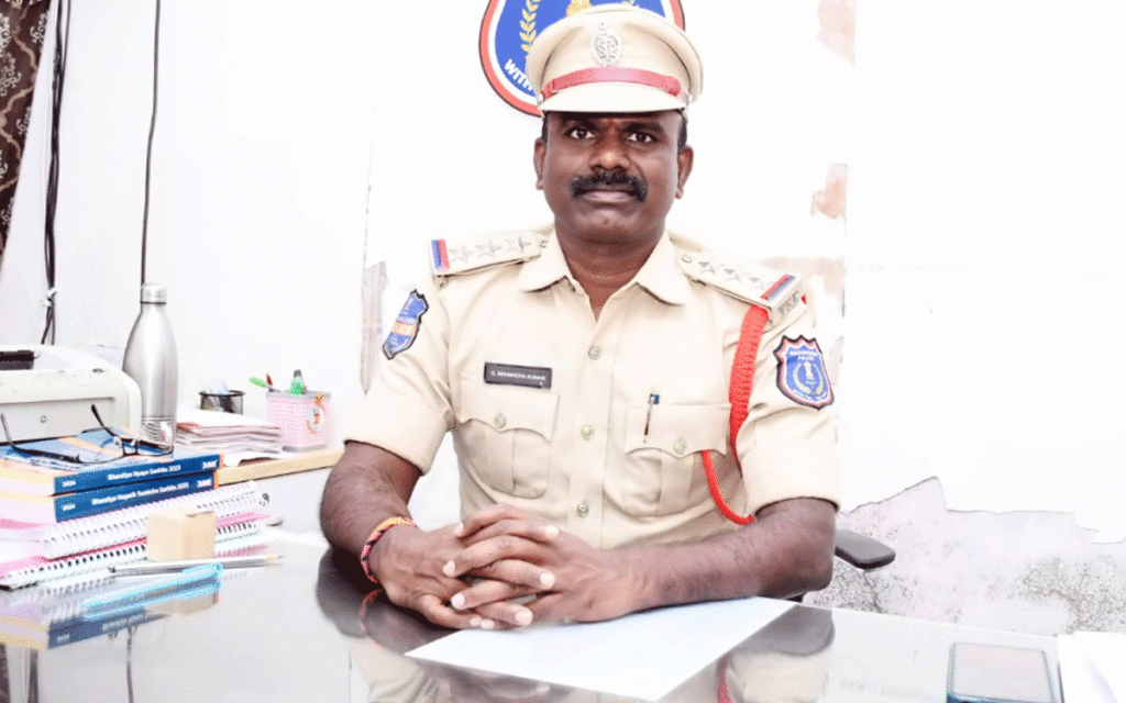 Choutuppal : దుర్గామాత మండపాల ఏర్పాటుకు దరఖాస్తు చేసుకోవాలి : సీఐ మ‌న్మ‌ధ కుమార్‌