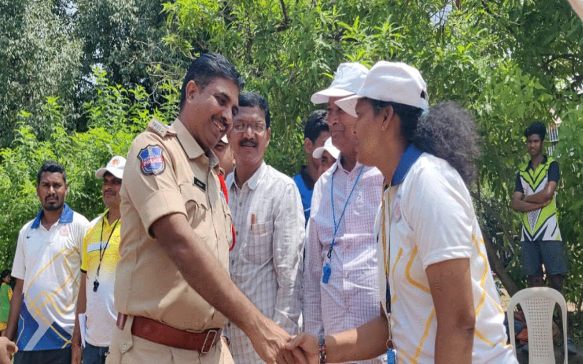 Ramavaram : క్రీడ‌ల‌తో క‌ష్టే ఫ‌లి త‌త్వం అవ‌గతం : సీఐ ప్ర‌తాప్‌