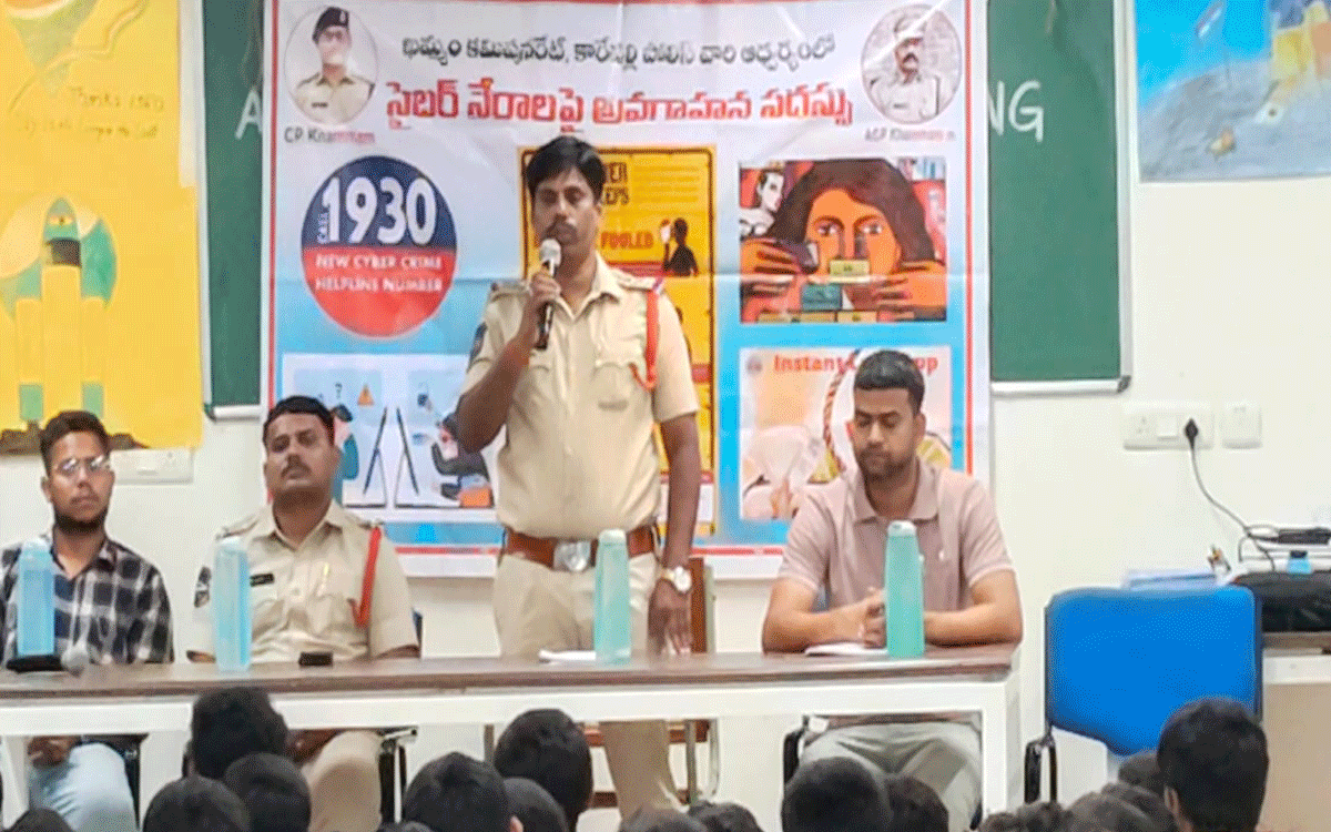 Karepally : మత్తు పదార్థాలకు దూరంగా ఉండాలి : సింగరేణి సీఐ తిరుపతి రెడ్డి