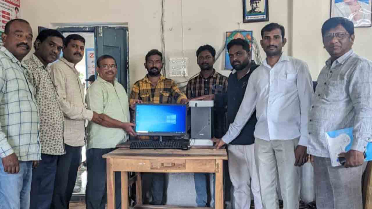 Gangadara | ప్రభుత్వ పాఠశాలకు కంప్యూటర్ అందజేసిన పూర్వ విద్యార్థులు