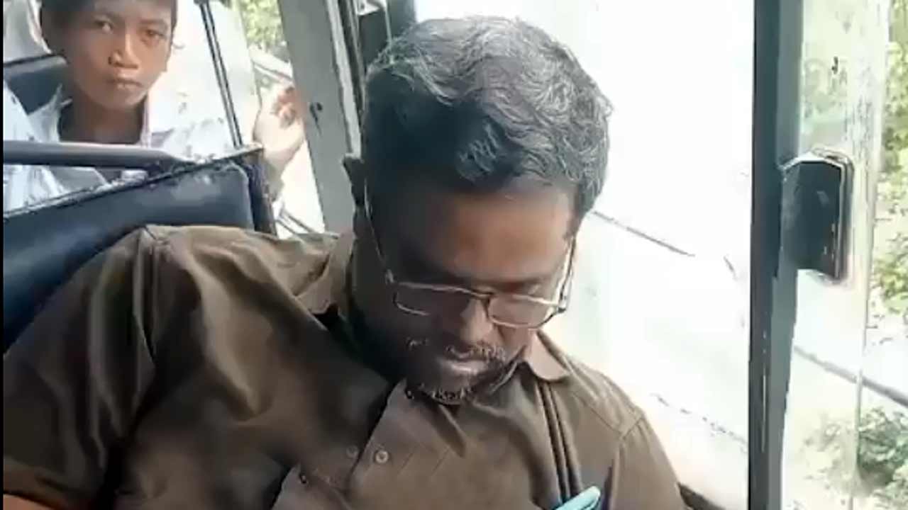 Heart Attack | గుండెపోటుతో ఆర్టీసీ బస్సులోనే కండక్టర్‌ మృతి