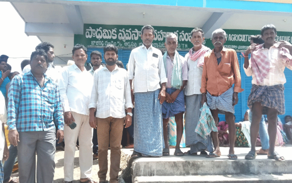 Aravapally : 'రైతులకు యూరియా అందించడంలో కేంద్ర, రాష్ట్రాలు విఫలం'