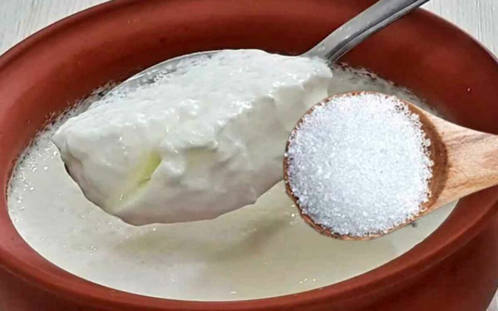 Curd With Sugar