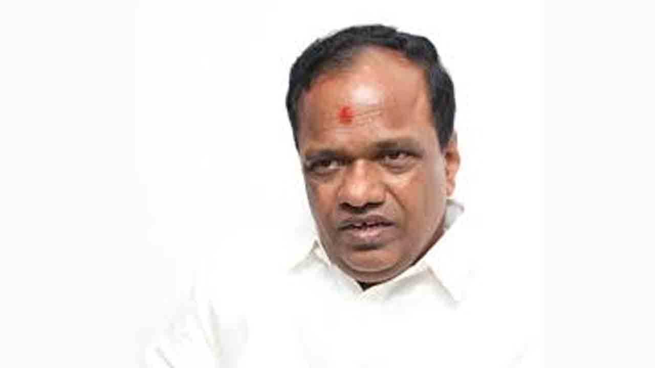 రైతుల వెతలు కనిపించడంలేదా?