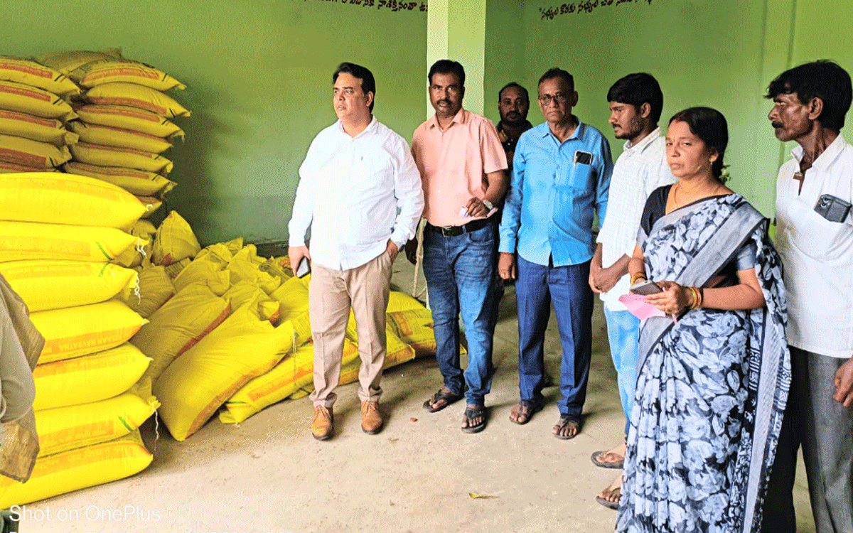 Kattangur : రైతులకు సరిపడా యూరియా అందిస్తాం : డీఏఓ శ్రవణ్ కుమార్