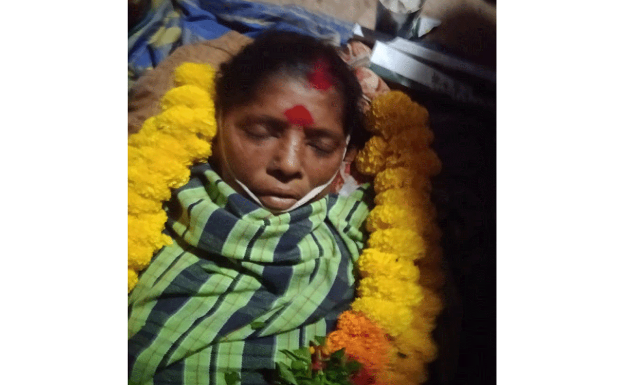 Nalgonda : యూరియా కోసం జ‌రిగిన తోపులాట‌లో గాయ‌ప‌డ్డ‌ మహిళా రైతు మృతి