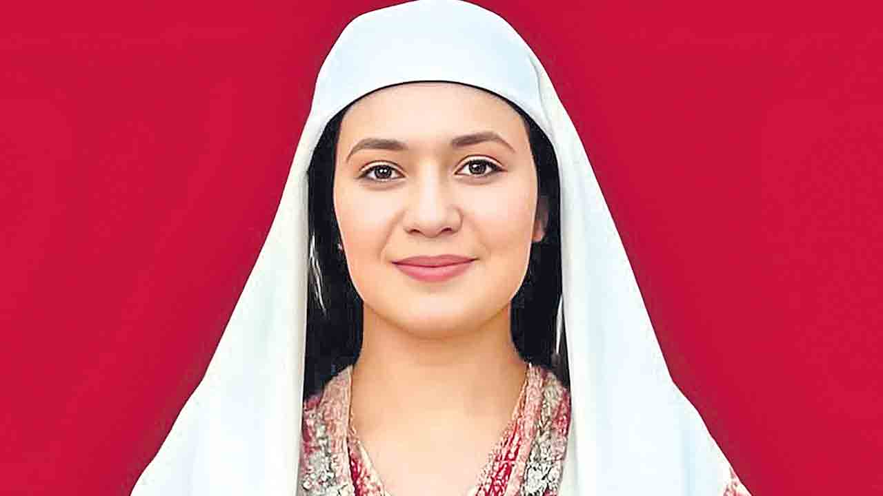 డయోల్లా ఇక్కడ.. మిస్‌ ఏఐ మినిస్టర్‌