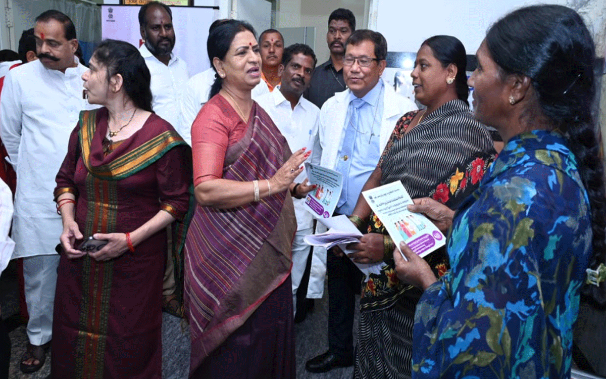 Bibinagar : 'స్వస్త్ నారీ, సశక్త్ పరివార్' మహిళల పాలిట గొప్పవరం : ఎంపీ డీకే అరుణ‌