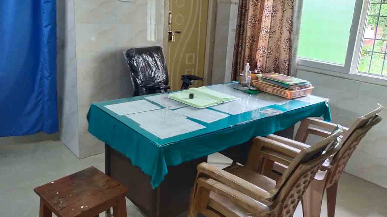 Kasipeta PHC | సమయ పాలన పాటించని వైద్యులు.. ఇబ్బందులు పడుతున్న రోగులు