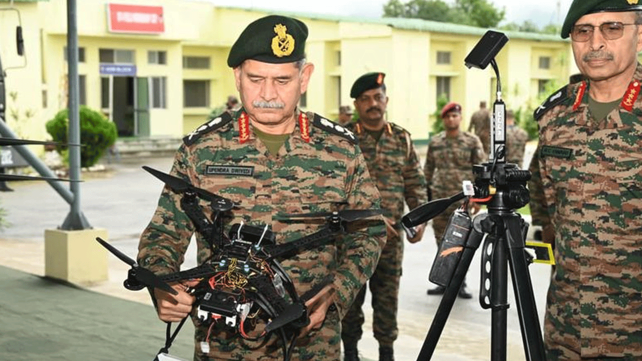 Drones: సైనికుల‌కు డ్రోన్ శిక్ష‌ణ ఇస్తున్న ఇండియ‌న్ ఆర్మీ