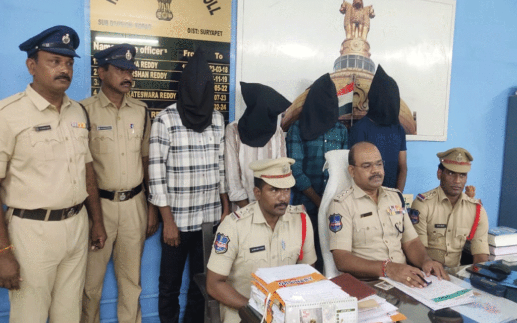Kodada : విద్యుత్ ట్రాన్స్‌ఫార్మ‌ర్ల‌ కాపర్ దొంగలు నలుగురు అరెస్ట్‌