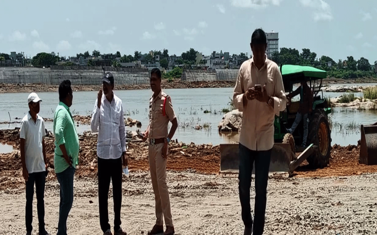 Khammam Rural : గణేష్ నిమజ్జన వేడుకలకు సర్వం సిద్ధం : మున్సిప‌ల్ కమిషనర్ ఆళ్ల శ్రీనివాస్ రెడ్డి