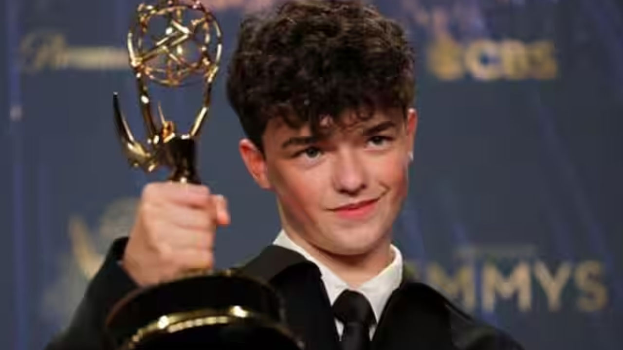 Emmy Awards 2025 | అట్ట‌హాసంగా 77వ ఎమ్మీ అవార్డుల వేడుక‌.. ఏకంగా 5 అవార్డులు సొంతం చేసుకున్న అడాల్ సెన్స్