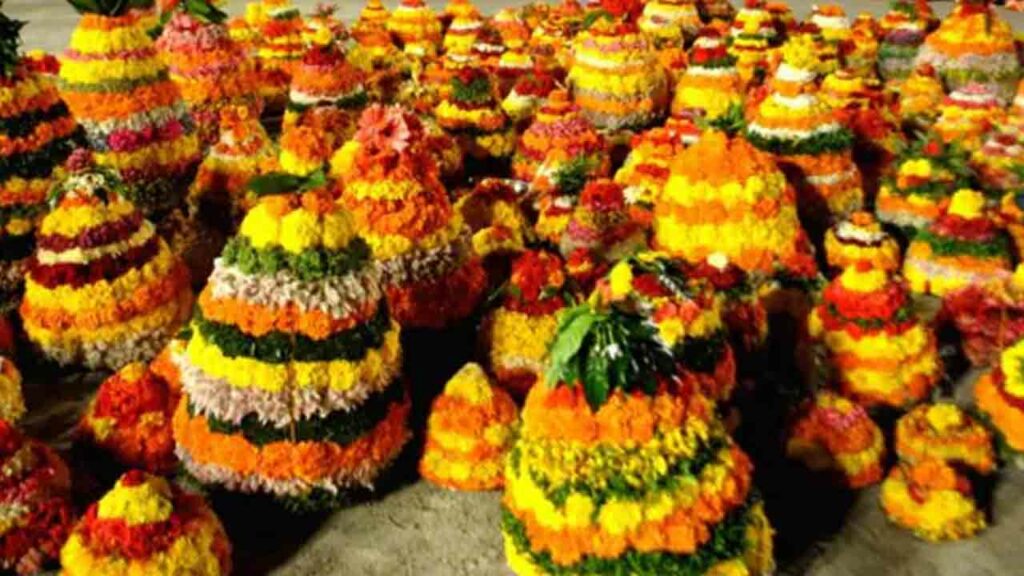 Entha Chakkani Tallive Gowr