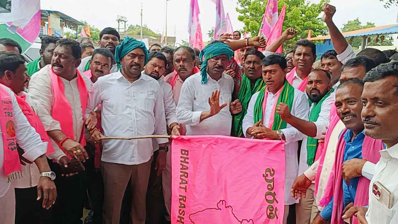 Errabelli Dayakar Rao | ఆ ఇద్దరు నయ వంచకులే : మాజీ మంత్రి ఎర్రబెల్లి
