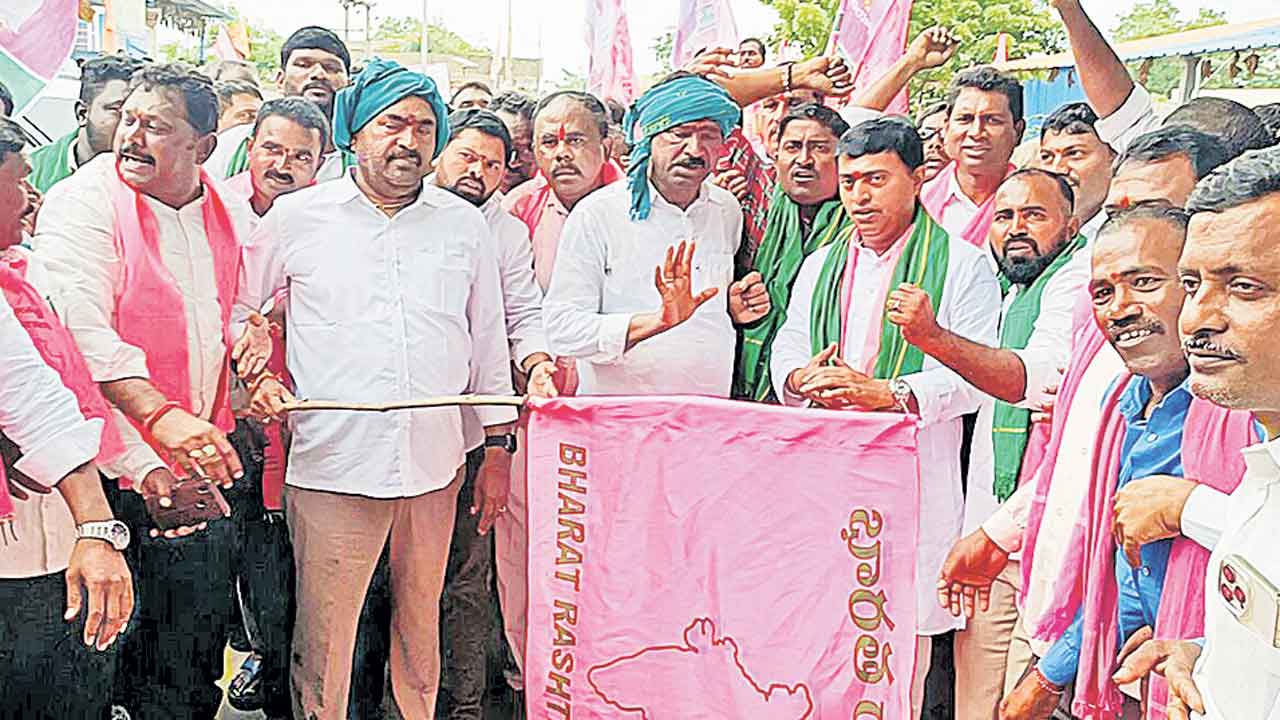 రేవంత్‌, కడియం నయవంచకులు