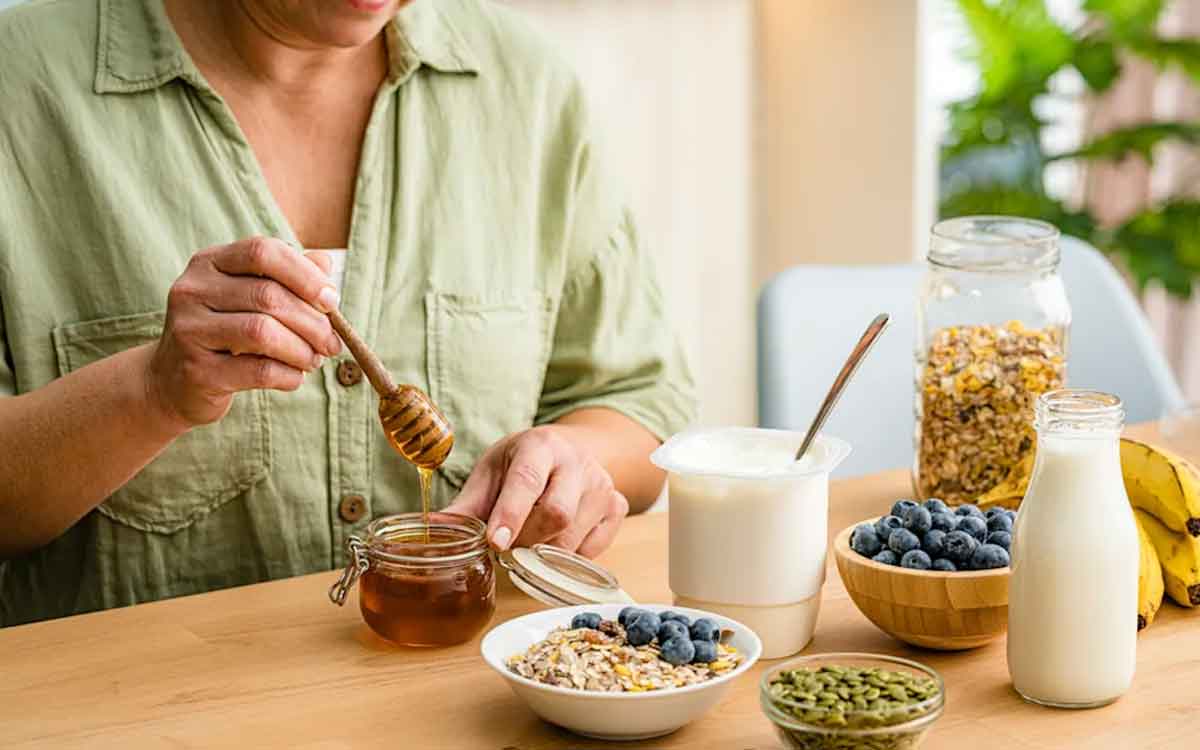 Foods To Eat Before Bed | ఈ ఆహారాల‌ను రాత్రి పూట తీసుకుంటే ఎన్నో లాభాలు.. చ‌క్క‌ని నిద్ర కూడా..!