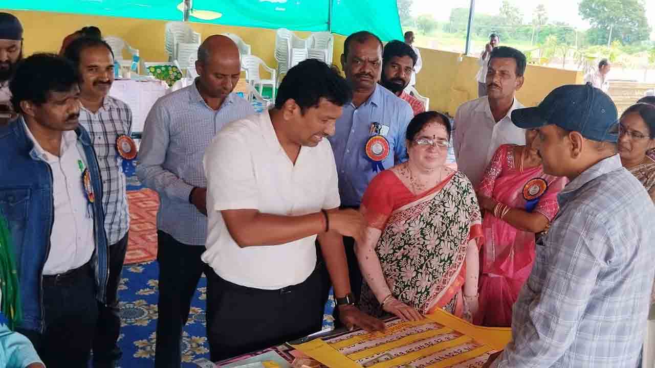 Gazarla Ramesh | ప్రాథమిక విద్య బలోపేతానికి ఉపాధ్యాయుల కృషి చేయాలి : గాజర్ల రమేష్ప్రాథమిక విద్య బలోపేతానికి ఉపాధ్యాయుల కృషి చేయాలి : గాజర్ల రమేష్