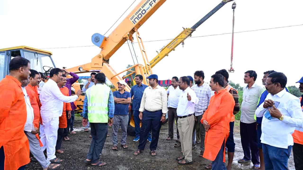 Collector Rahul Raj | వినాయక నిమజ్జనాన్ని శాంతియుతంగా జరుపుకోవాలి : కలెక్టర్ రాహుల్ రాజ్