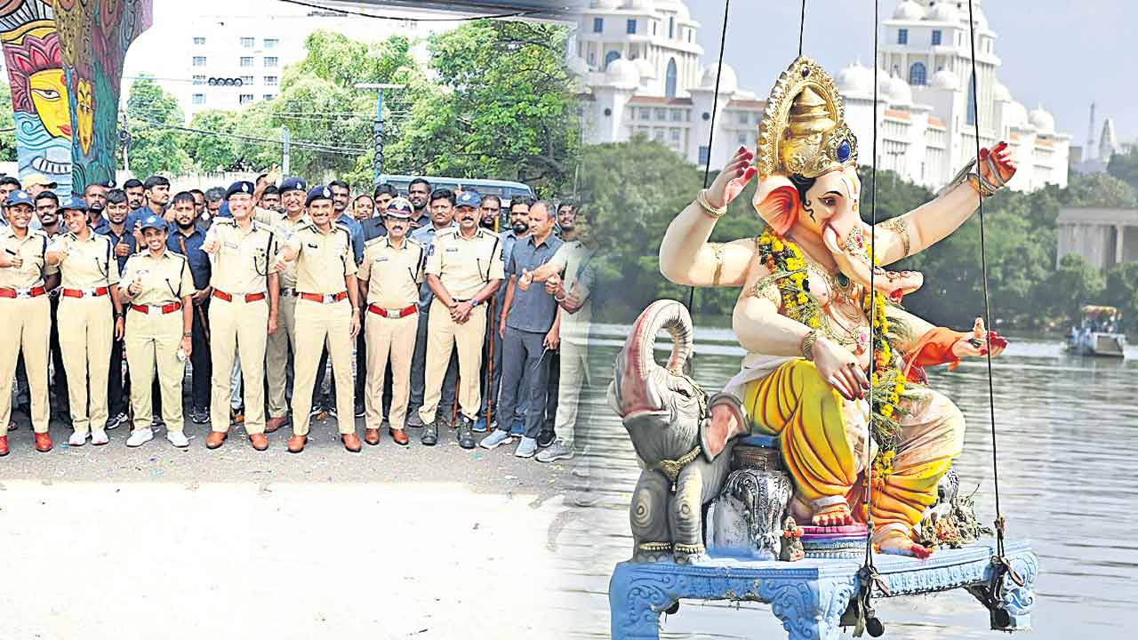 2.70 లక్షల విగ్రహాల నిమజ్జనం