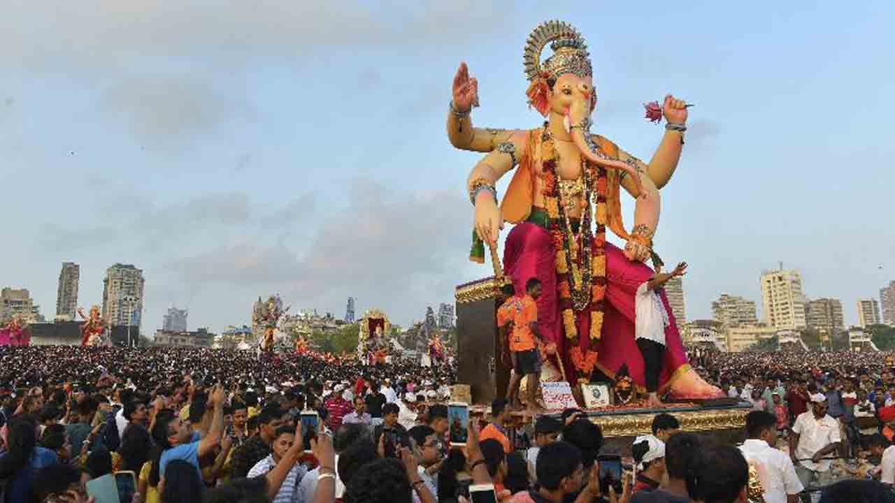 Traffic Restrictions | రేపు వినాయక నిమజ్జనం.. హైదరాబాద్‌లో ట్రాఫిక్‌ ఆంక్షలు