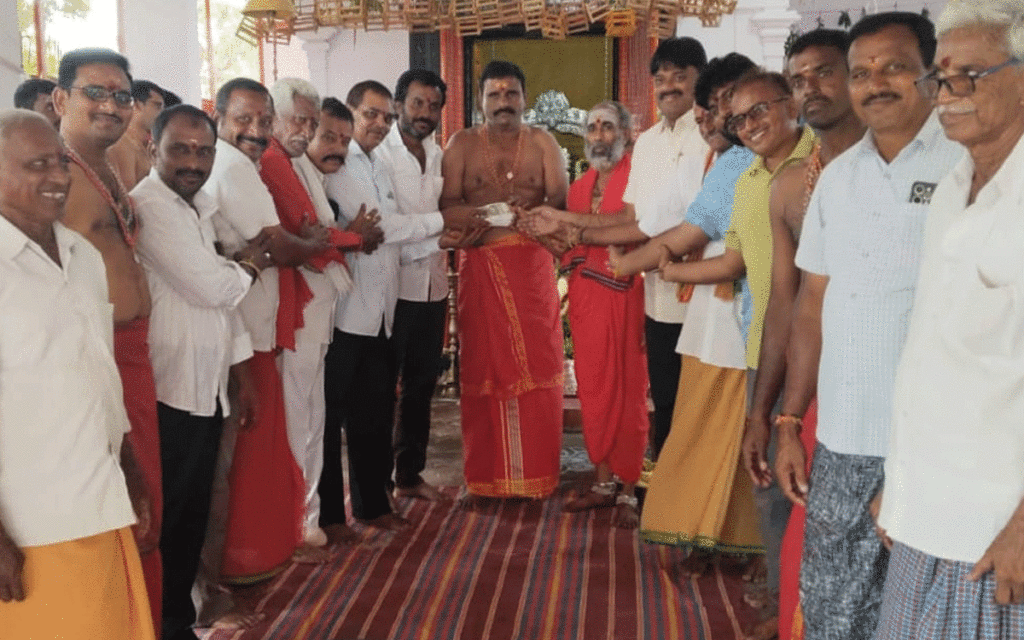 Penpahad : శివాలయం నిర్మాణానికి విరాళం