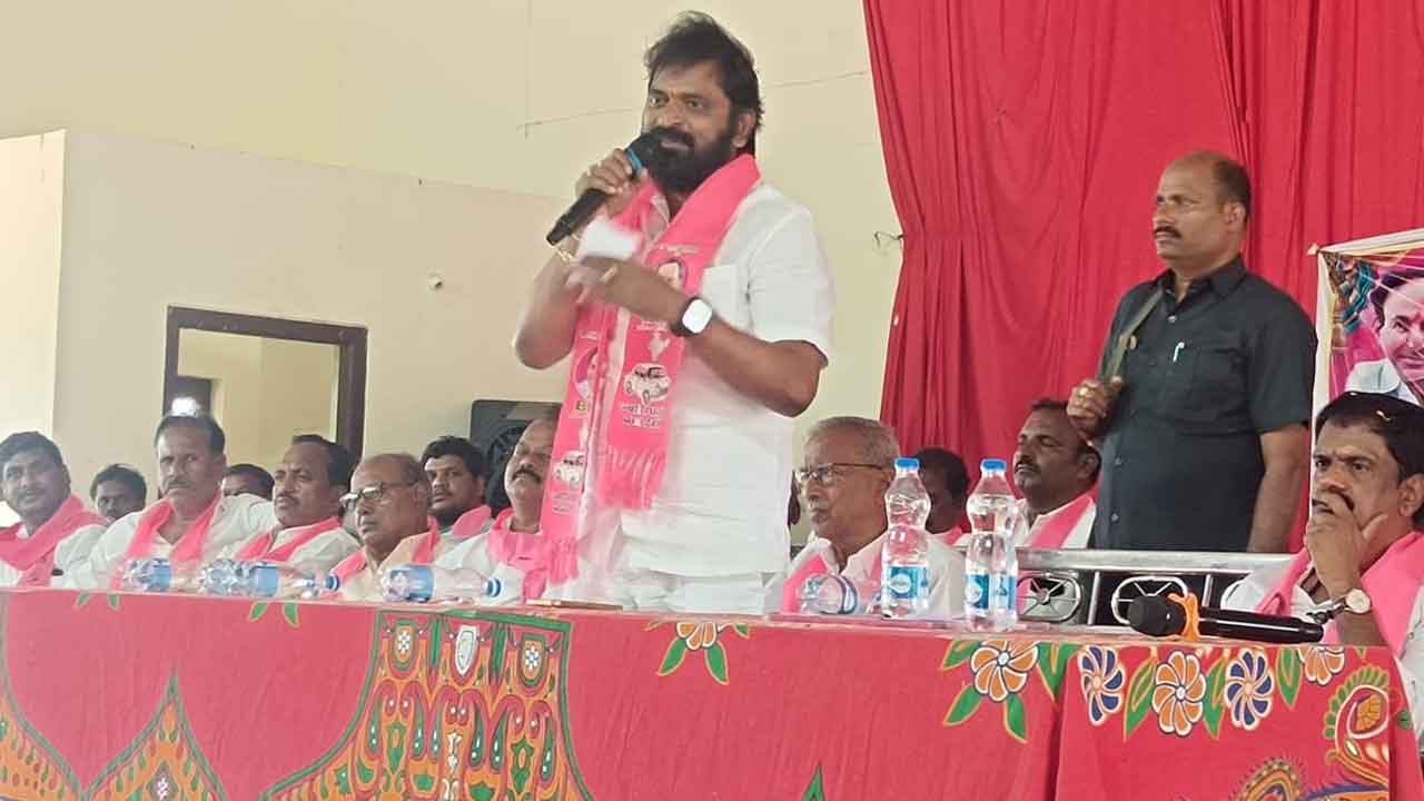 కేసీఆర్‌ పదిలం.. గణేశ్‌ నిమజ్జనంలో ట్యాంక్‌బండ్‌పై ‘దేక్‌లింగే సాంగ్‌’తో నిరూపణ