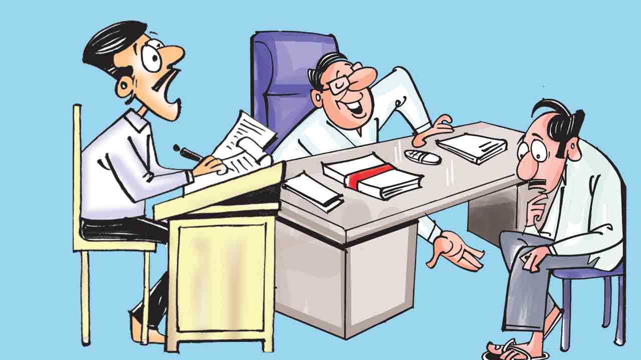 పైసలు లేనిదే.. ఫైళ్లు కదలవు