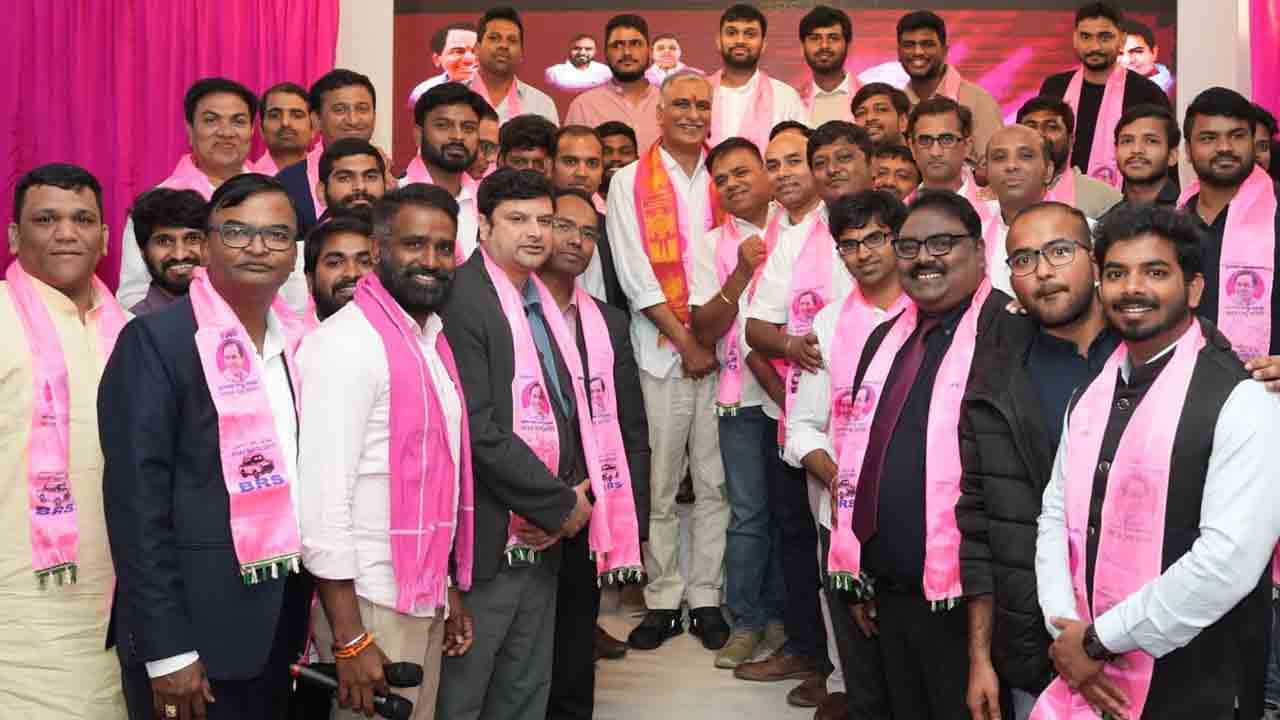 NRI BRS UK | లండన్‌లో ‘మీట్ & గ్రీట్ విత్ హరీష్ రావు’.. భారీ సంఖ్యలో పాల్గొన్న ఎన్నారైలు