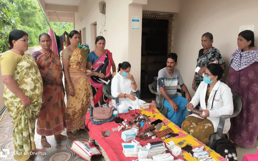 Karepally : పెంకిట్యాతండాలో ప్రత్యేక వైద్య శిబిరం