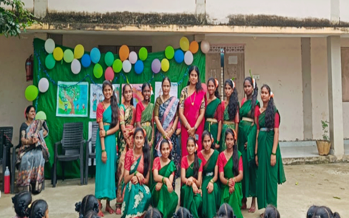 Karepally : కారేపల్లి కస్తూర్బాగాంధీ విద్యాలయంలో ఘనంగా జాతీయ హిందీ దివస్