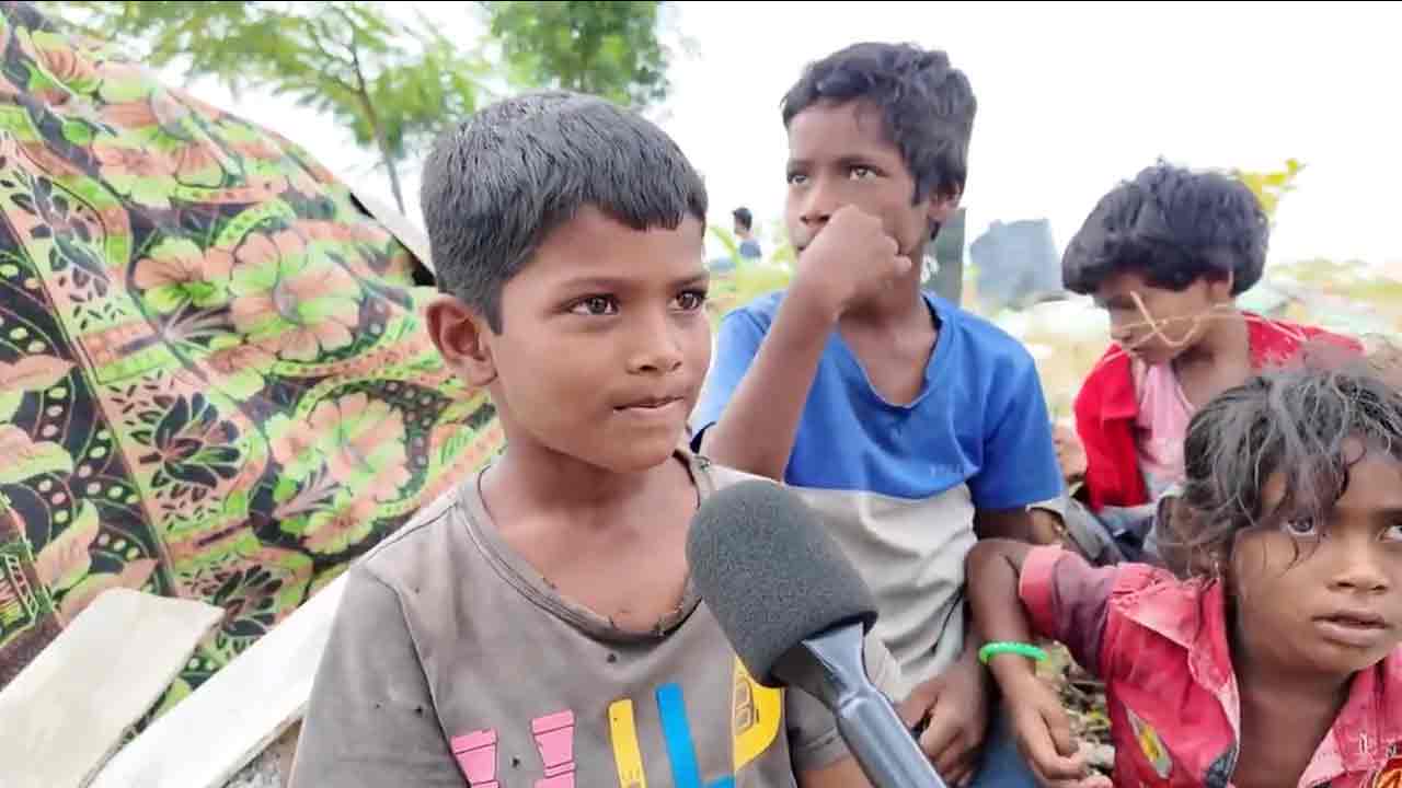 Hyderabad | అన్నం తిన‌లేదు.. ఆక‌లి అవుతుంది.. పాపం ప‌సి పిల్ల‌లు..