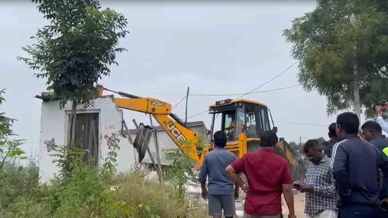 HYDRAA | గాజులరామారంలో హైడ్రా కూల్చివేతలు..