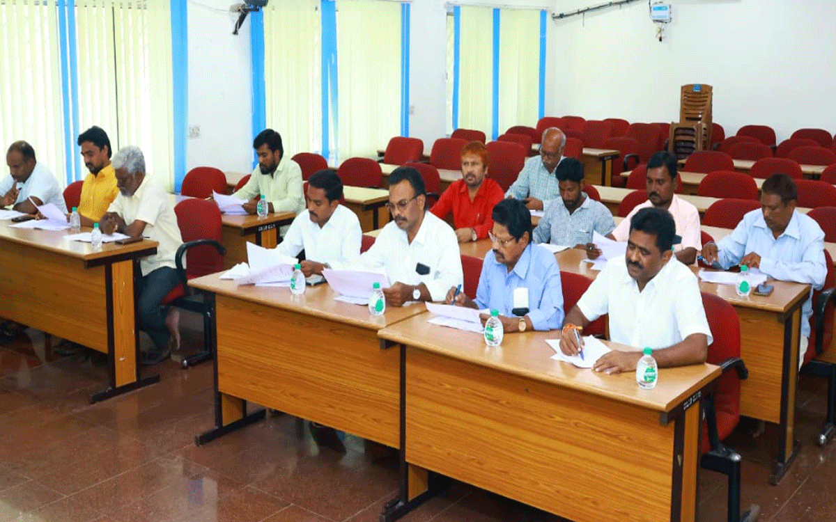 Nalgonda : స్థానిక ఎన్నిక‌ల స‌జావుకు రాజ‌కీయ పార్టీలు స‌హ‌క‌రించాలి : క‌లెక్ట‌ర్ ఇలా త్రిపాఠి