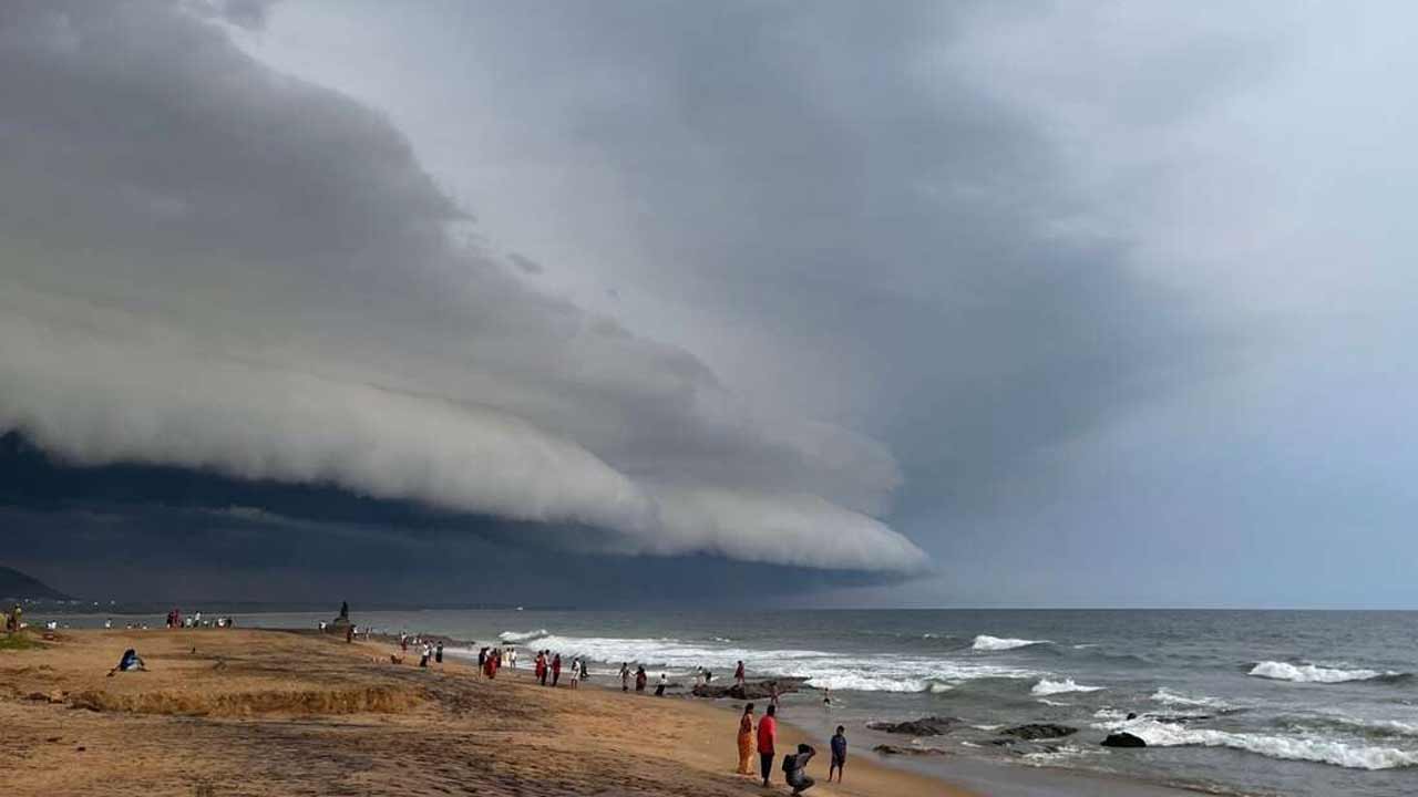 Heavy Rains | ఏపీకి వాతావరణ శాఖ ఎల్లో అలర్ట్‌..  రాగల 24 గంటల్లో ఈ జిల్లాలో భారీ వర్షాలు!
