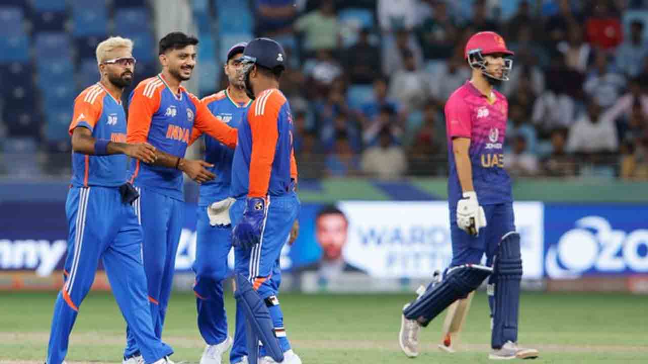 IND vs UAE | తిప్పేసిన కుల్దీప్.. 57 పరుగులకే యూఏఈ ఆలౌట్