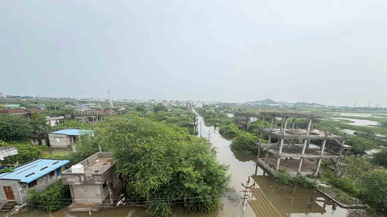 Warangal | వరంగల్‌ నగరంలో వర్ష బీభత్సం.. నీట మునిగిన కాలనీలు