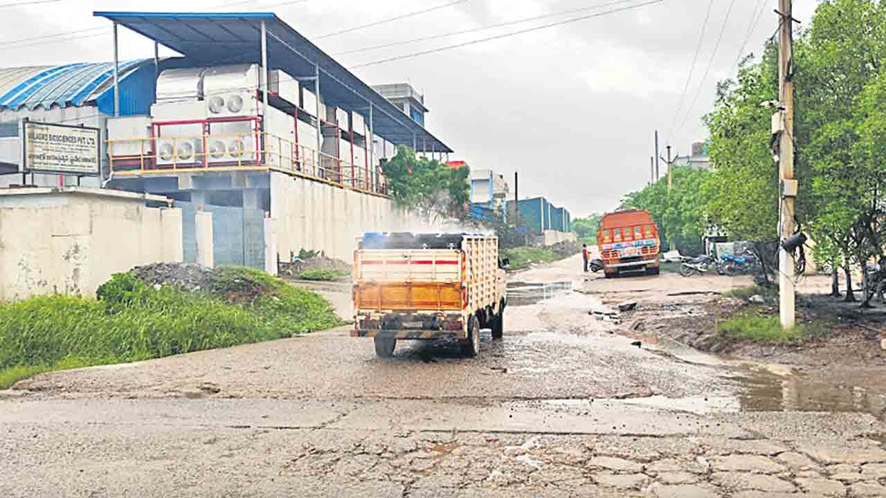 కార్మిక కుటుంబాల్లో కళతప్పిన దసరా