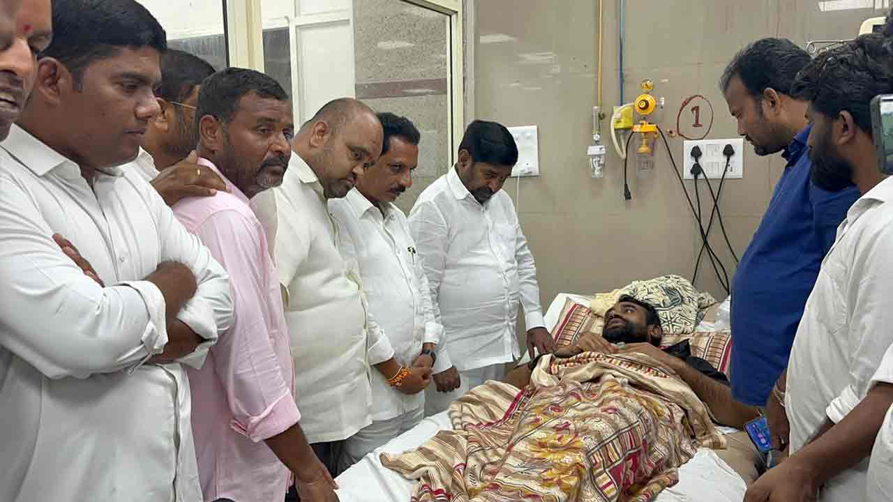 MLA Jagadish Reddy | పాల‌కూర్తి అశోక్‌ను ప‌రామ‌ర్శించిన ఎమ్మెల్యే జ‌గ‌దీశ్ రెడ్డి