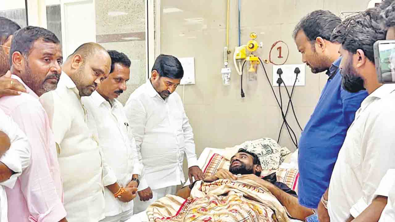 పదిరోజులుగా అశోక్‌ నిరాహార దీక్ష