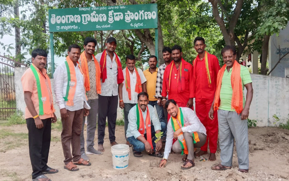 Chandur : పేదవారికి ప్రభుత్వ ఫలాలు అందించ‌డ‌మే ల‌క్ష్యం : కాసాల జనార్దన్ రెడ్డి