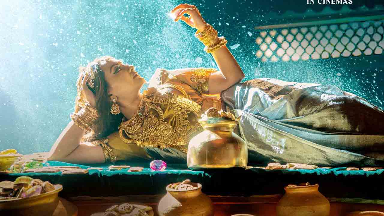 Jatadhara | ధన పిశాచి వచ్చేస్తుంది.. సుధీర్ బాబు జటాధర నుంచి సోనాక్షి సిన్హా లుక్‌ వైరల్