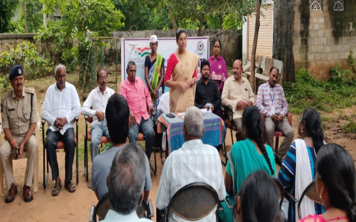 Yellandu : వృద్ధాప్యంలో తల్లిదండ్రులకు అండగా ఉండాలి : జడ్జి దేవరపల్లి కీర్తి చంద్రిక రెడ్డి