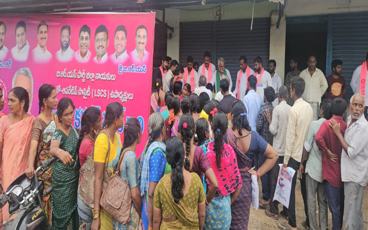 Palvancha : రైతులకు బీఆర్ఎస్ నాయ‌కుడి భోజన సదుపాయం